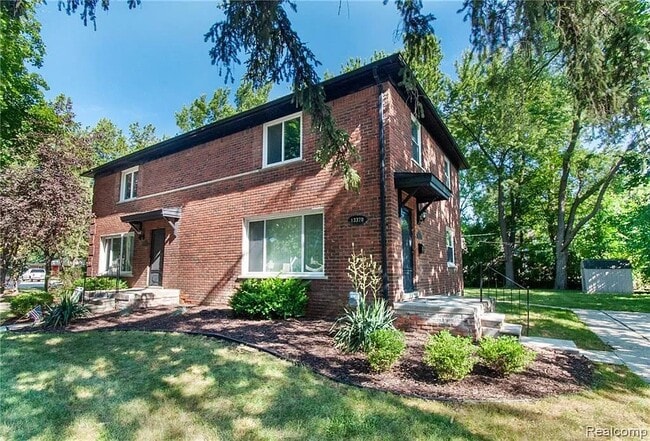 property at 13370 Ludlow Ave