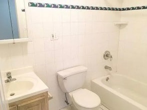 141-35 Pershing Crescent in Queens, NY - Building Photo - Building Photo