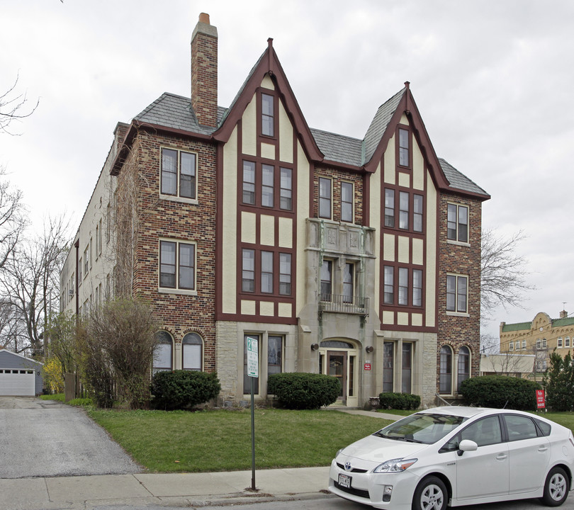 Marion Manor in Milwaukee, WI - Foto de edificio