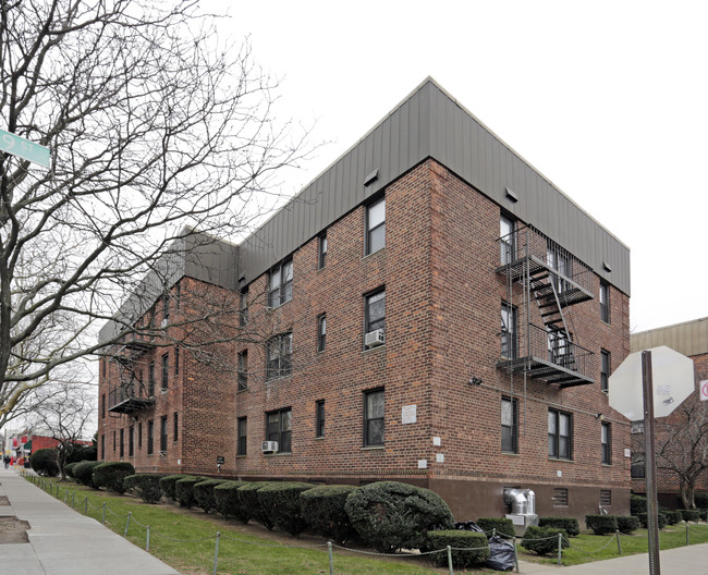 Astoria Terrace Gardens in Long Island City, NY - Foto de edificio - Building Photo