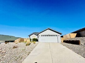 274 Mark St in Gardnerville, NV - Building Photo