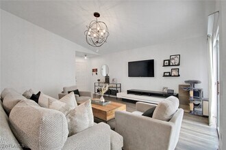 3342 Timberwood Cir in Naples, FL - Building Photo - Building Photo