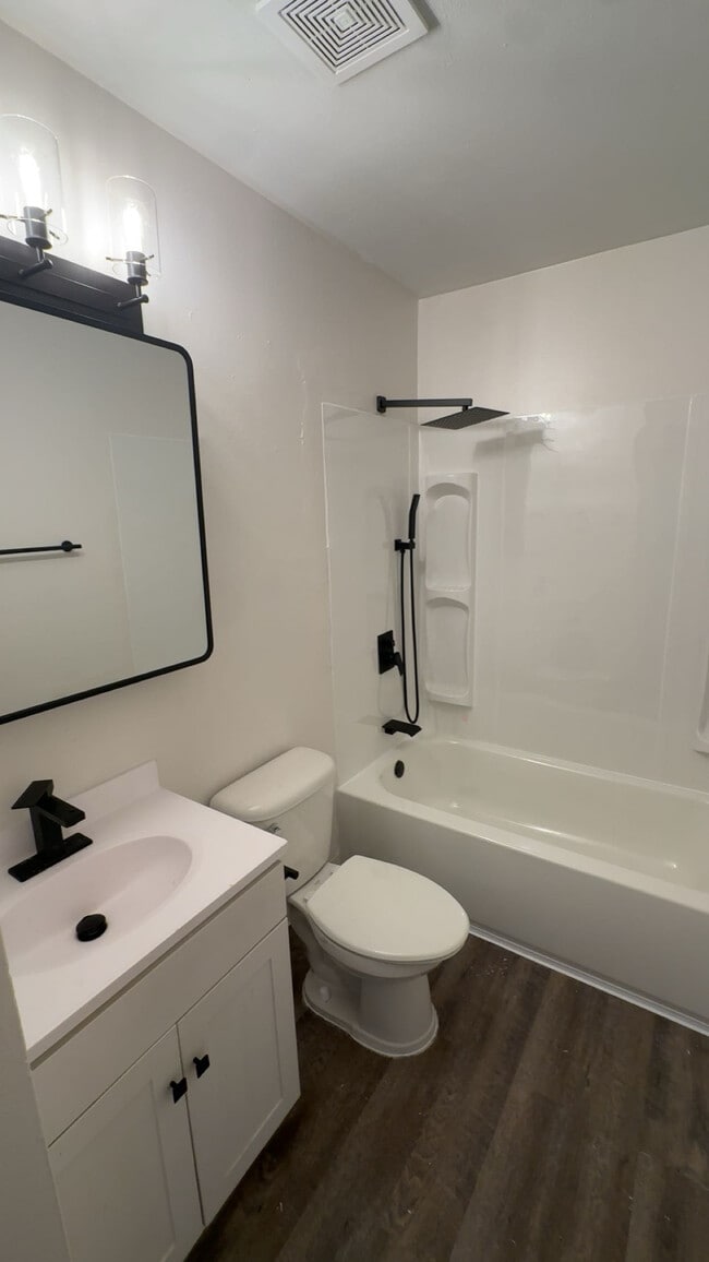 114 Dillion Dr in Kelso, WA - Building Photo - Building Photo