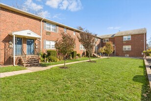 355 New York Ave in Lyndhurst, NJ - Building Photo