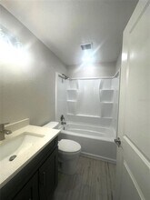 334 Azalea Ave NW in Port Charlotte, FL - Foto de edificio - Building Photo