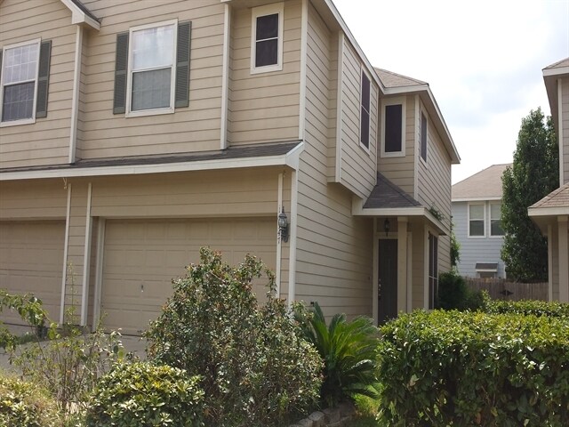 16547 Beckland Ln in Houston, TX - Building Photo