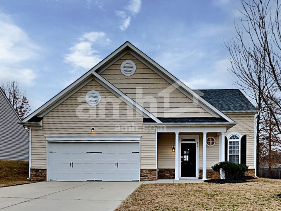 821 Maurepas Dr in Knightdale, NC - Building Photo