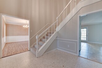 5019 Oak Shadows Dr in Houston, TX - Foto de edificio - Building Photo