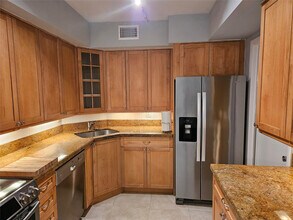 669 W Oakland Park Blvd in Wilton Manors, FL - Building Photo - Building Photo