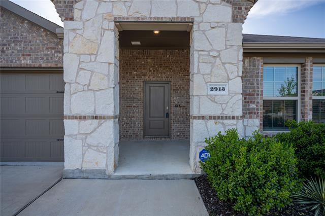 2913 Royal Acres Dr in Denton, TX - Building Photo - Building Photo