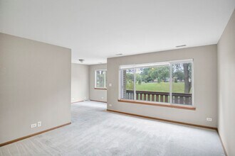 737 Candleridge Ct in Bartlett, IL - Building Photo - Building Photo