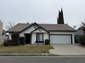 2134 E Pinedale Ave in Fresno, CA - Building Photo