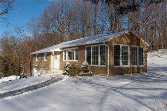 63 Higby Rd in Utica, NY - Building Photo - Building Photo