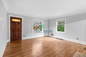 905 N 103rd St in Seattle, WA - Building Photo - Building Photo