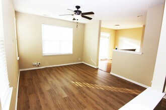 406 Blackstone Ave in Elgin, IL - Building Photo - Building Photo