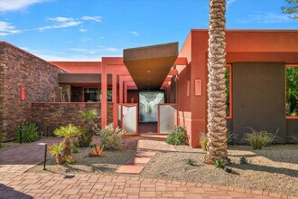 74 Royal St Georges Way in Rancho Mirage, CA - Building Photo - Building Photo