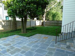 7607 Newmarket Dr in Bethesda, MD - Building Photo - Building Photo