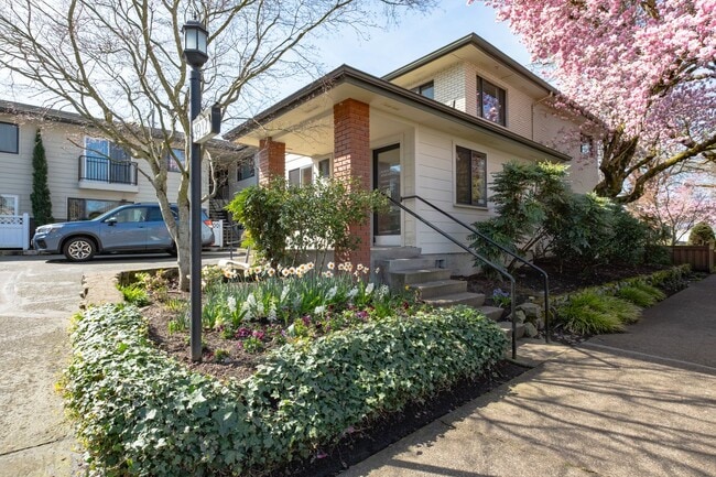 1903 NE Schuyler St in Portland, OR - Building Photo - Building Photo