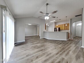 2450 Creekfront Dr in Green Cove Springs, FL - Building Photo - Building Photo