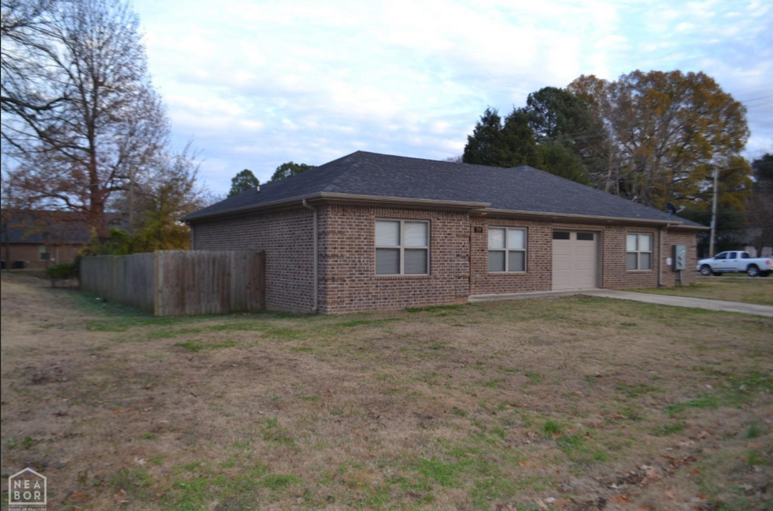 708 Freeman St in Jonesboro, AR - Building Photo