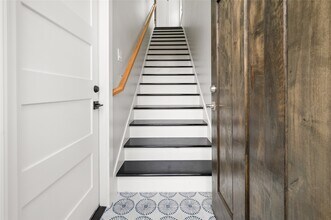 323 E 24th St in Houston, TX - Building Photo - Building Photo