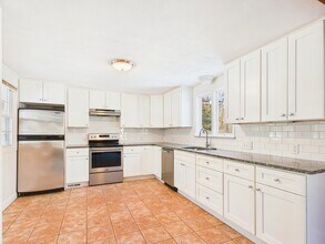 215 Stoney Lea Rd in Dedham, MA - Building Photo - Building Photo