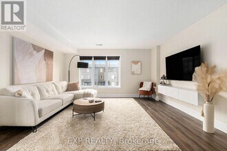 76 Lakepointe Dr in Ottawa, ON - Building Photo - Building Photo