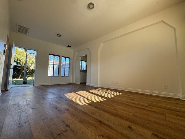 12101 Freeman Ave, Unit B in Hawthorne, CA - Foto de edificio - Building Photo