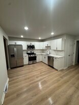 11 Rapa Dr, Unit 1 in Selkirk, NY - Building Photo