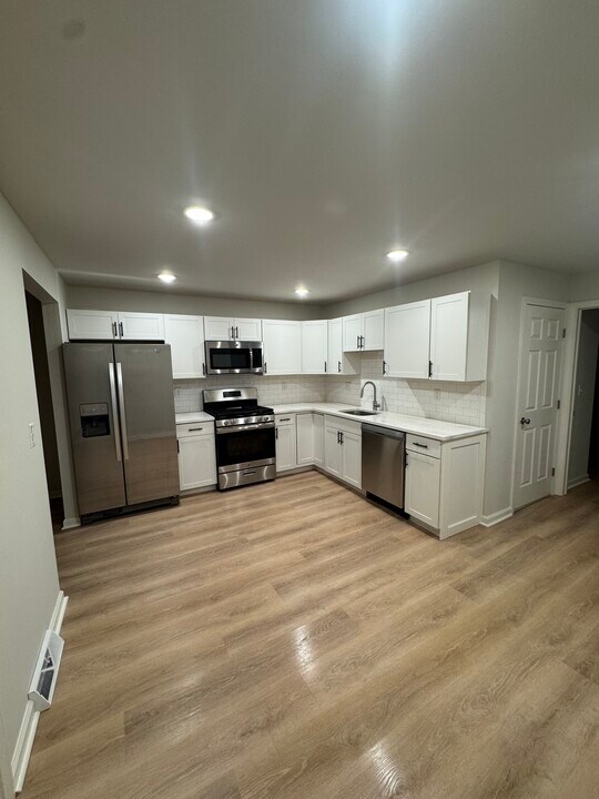 11 Rapa Dr, Unit 1 in Selkirk, NY - Foto de edificio