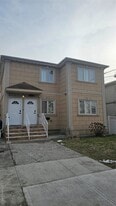157-16 134th Ave in Queens, NY - Building Photo