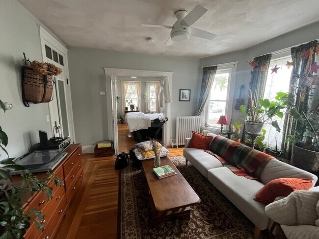 1296 Massachusetts Ave in Arlington, MA - Building Photo - Building Photo