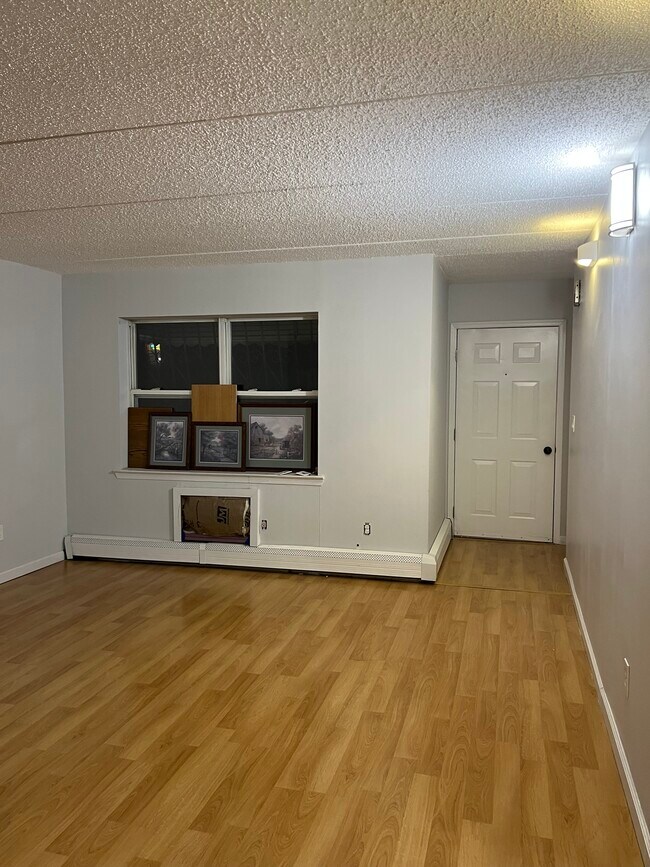 24 Palmetto St, Unit 1 in Brooklyn, NY - Building Photo - Building Photo