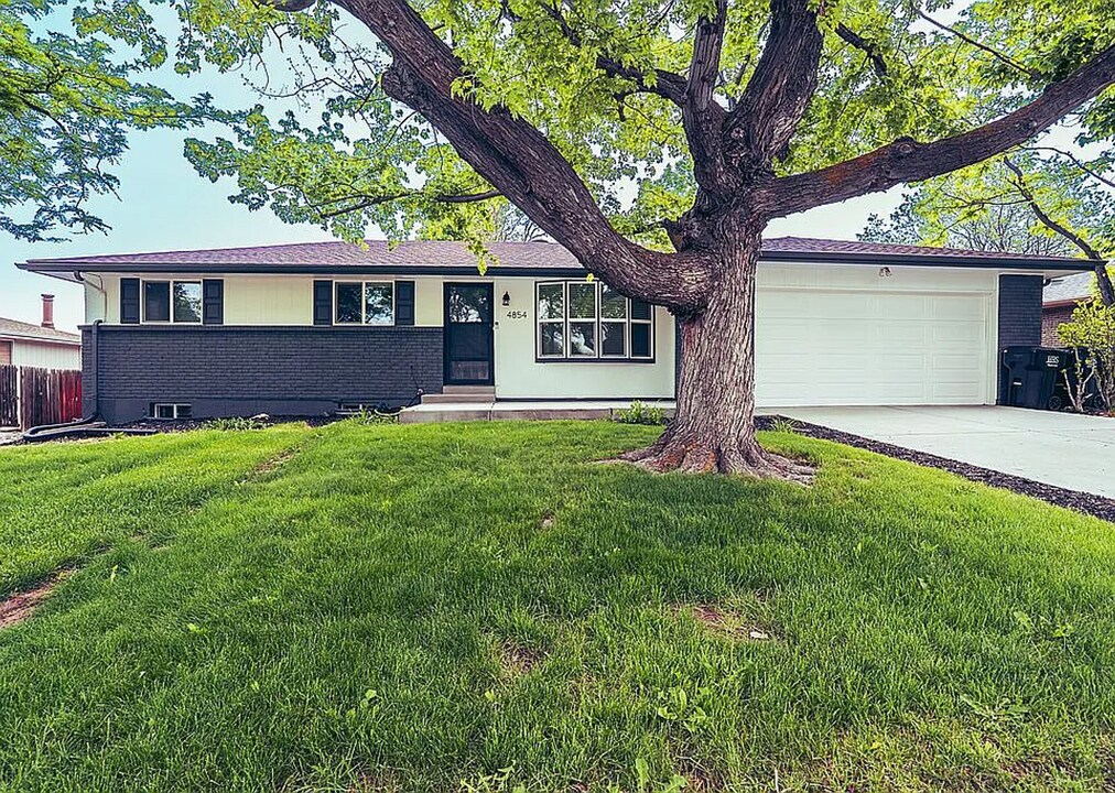 4854 S Parfet St in Littleton, CO - Building Photo