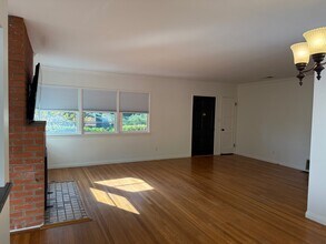 108 Buena Vista Dr in Fullerton, CA - Building Photo - Building Photo
