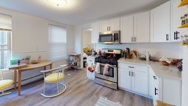 24 Maverick St, Unit 2