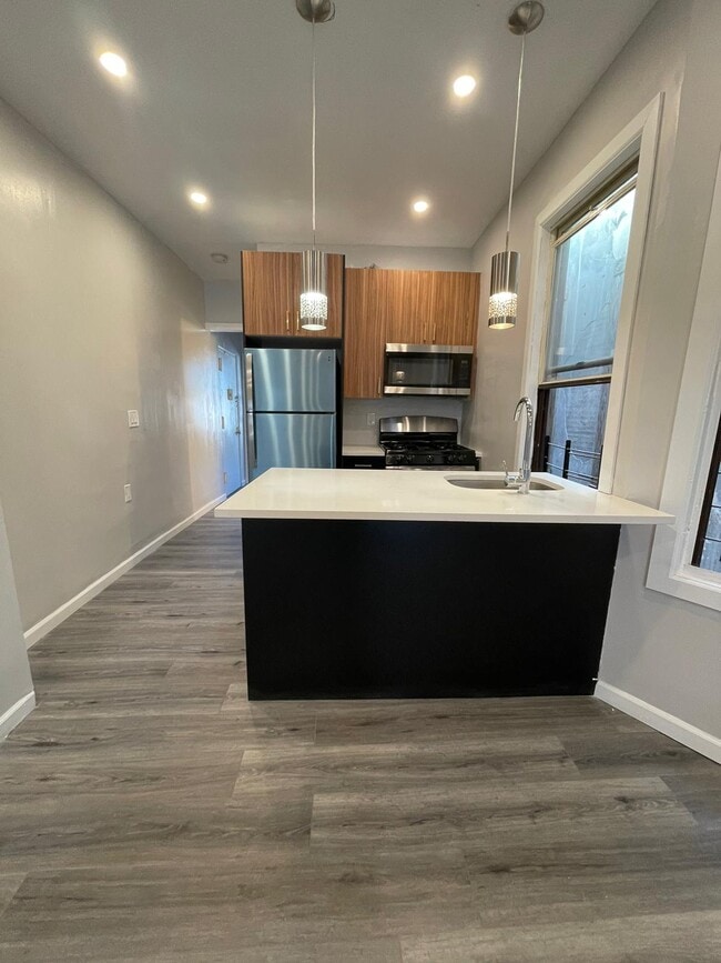 488 Mercer St, Unit 3R