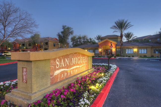 San Miguel in Mesa, AZ - Building Photo - Building Photo