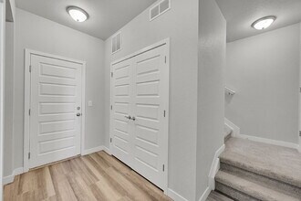 2383 S Troy Ct in Aurora, CO - Building Photo - Building Photo