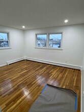 130 Lake Ave, Unit 1 in Worcester, MA - Foto de edificio - Building Photo