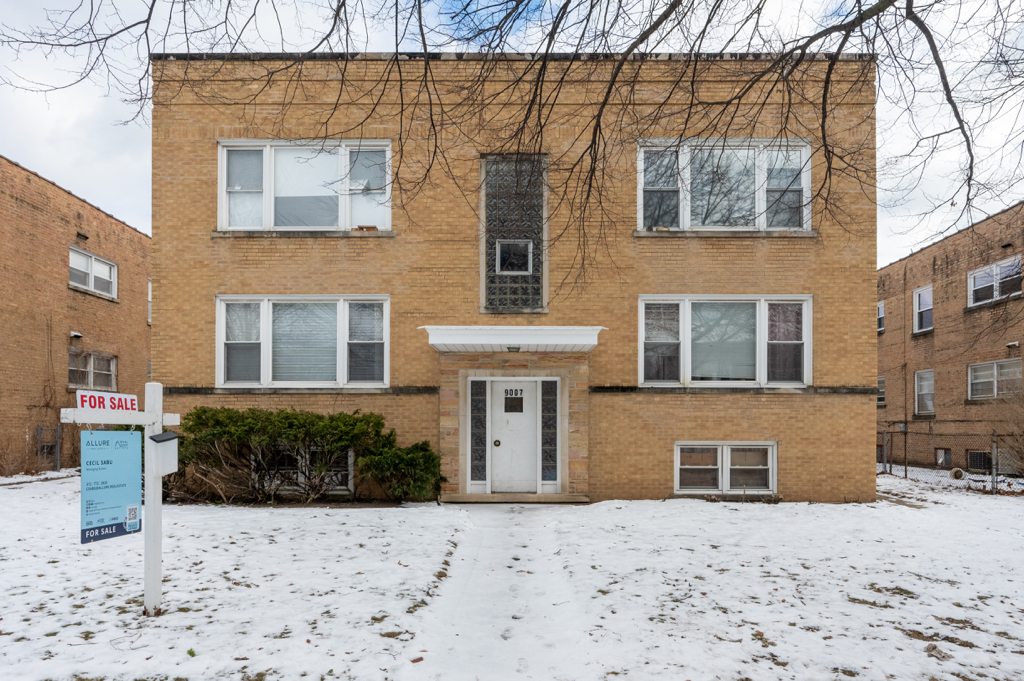 9007 La Crosse Ave in Skokie, IL - Building Photo