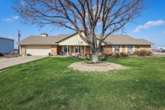 53 Day Rd, Unit 103 in Roanoke, TX - Building Photo - Building Photo