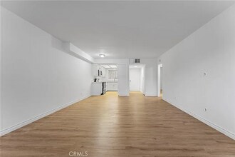 1015 N Michillinda Ave, Unit 114 in Pasadena, CA - Building Photo - Building Photo