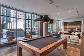 Cascade in Chicago, IL - Foto de edificio - Interior Photo