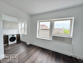 1553 W Hollywood Ave, Unit 2 in Chicago, IL - Building Photo - Building Photo