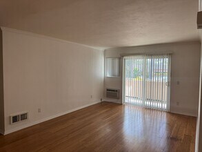 10016 Maya Linda Rd in San Diego, CA - Building Photo - Building Photo