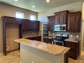 1443 Lauren Ln in Granbury, TX - Building Photo - Building Photo