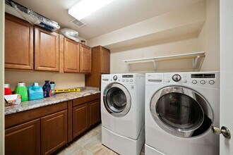 15206 Redbird Mnr in San Antonio, TX - Building Photo - Building Photo