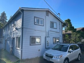 36 Dewey St in Ashland, OR - Building Photo - Building Photo