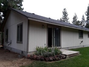 16293 Lava Dr in La Pine, OR - Building Photo - Building Photo